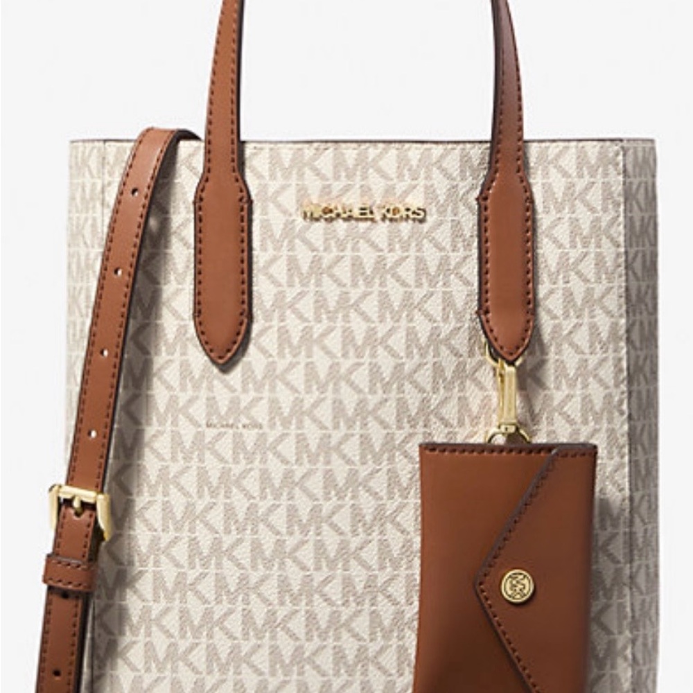 NWT Michael Kors Tan and Cream Signature Tote